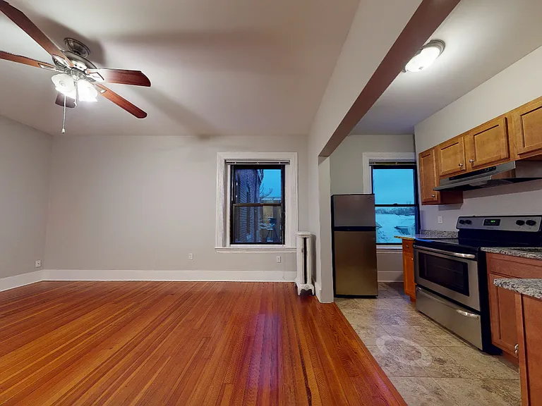 33 Longwood Ave #1 — Photo 1