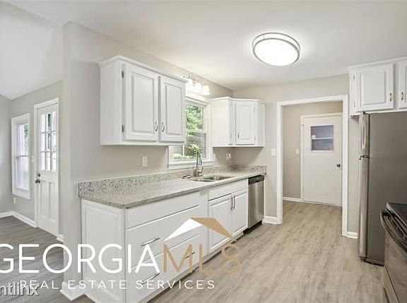 3rd image of 2300R Bankstone Dr SW