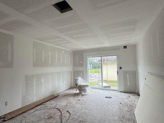 4th image of 2325 W Pensacola St