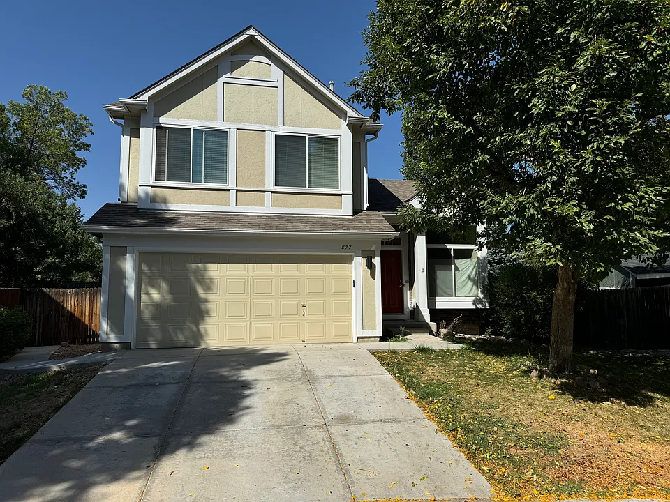 877 Lilac Pl