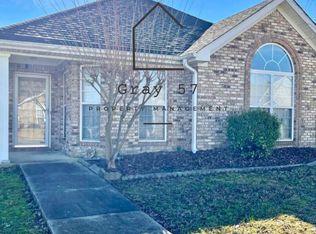 2050 Village Ln, Calera, AL 35040