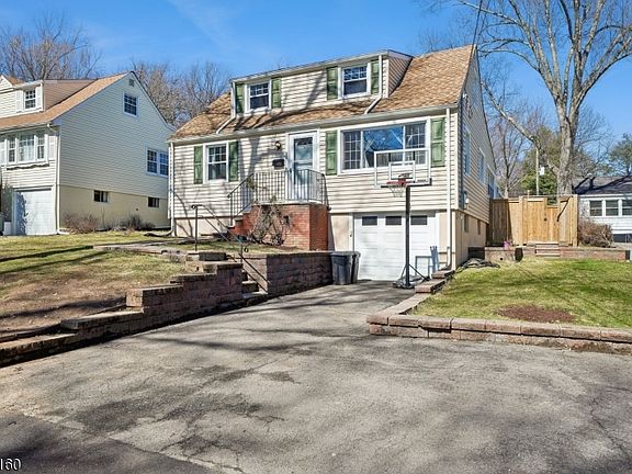 2nd image of 55 Sunnyside Rd