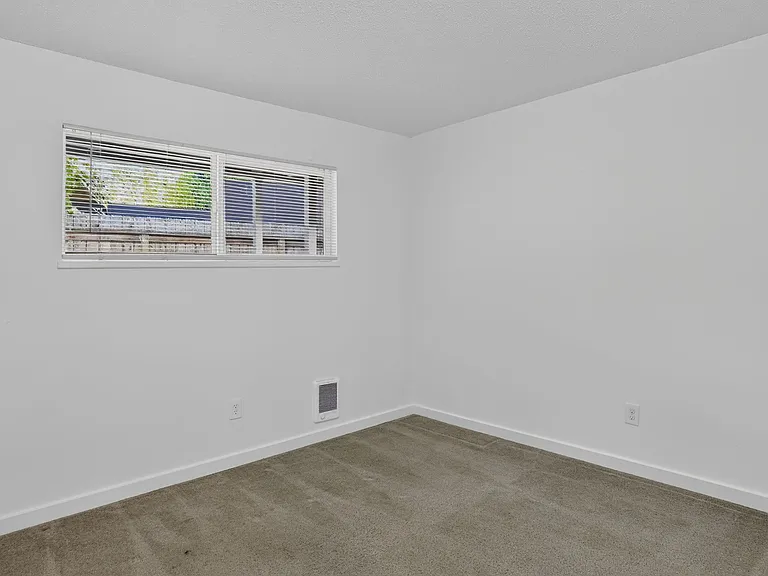 2523 NW Savier St — Photo 10