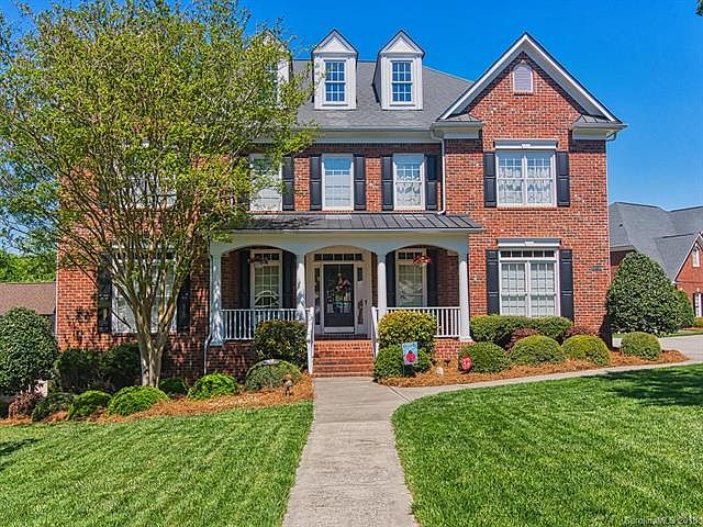 1st image of 216 Royalton Pl