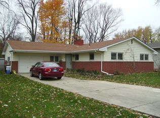 1342 Lincoln St, Hobart, IN 46342