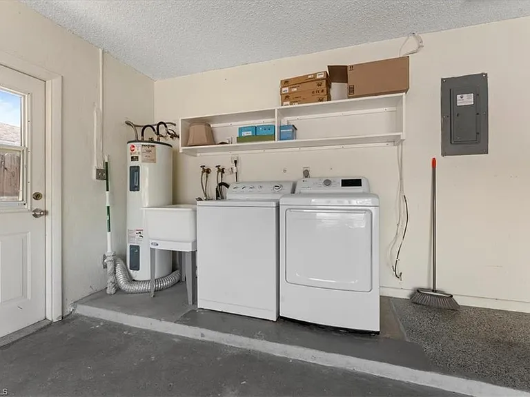 2250 Poinciana St — Photo 21
