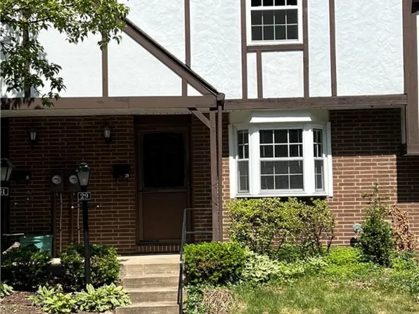 29 Hiland Valley Dr, Pittsburgh, PA 15229