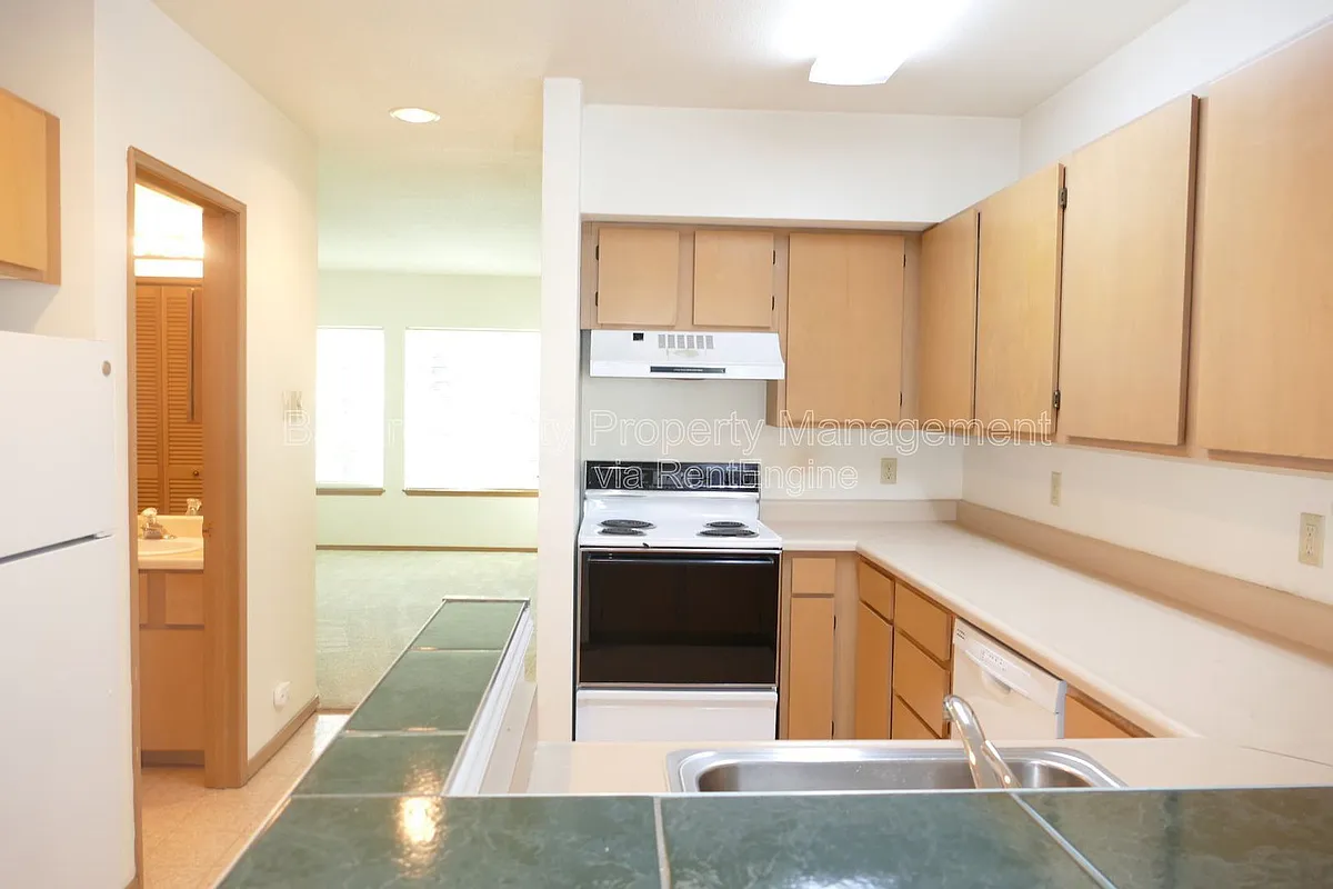 Building Photo - 8320 5th Ave NE #3