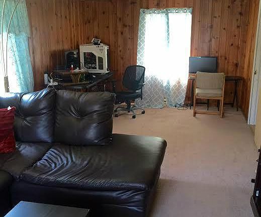 3rd image of 13585 Rosewood Rd