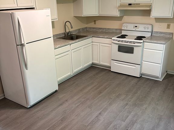 4th image of 132 Woodridge Ct