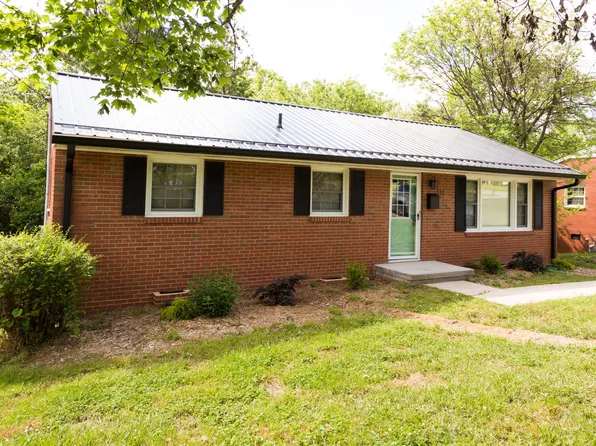 513 N 5th St, Mebane, NC 27302