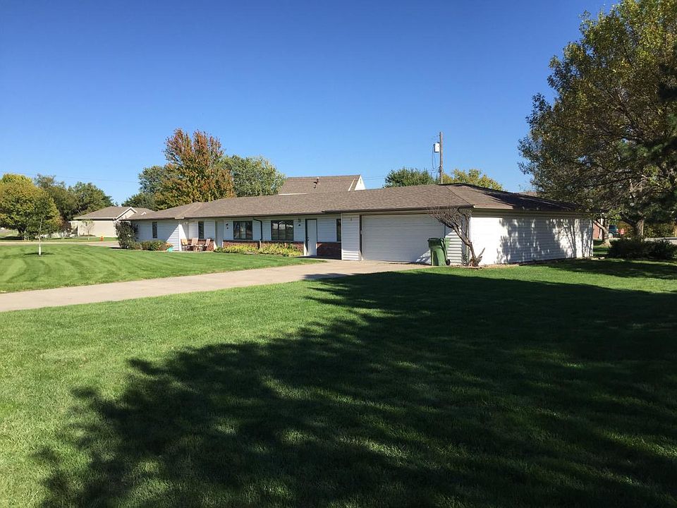 2nd image of 3117 Grand Ave