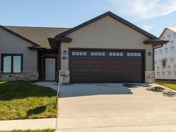 3588 Wagon Wheel Ln, Dubuque, IA 52002