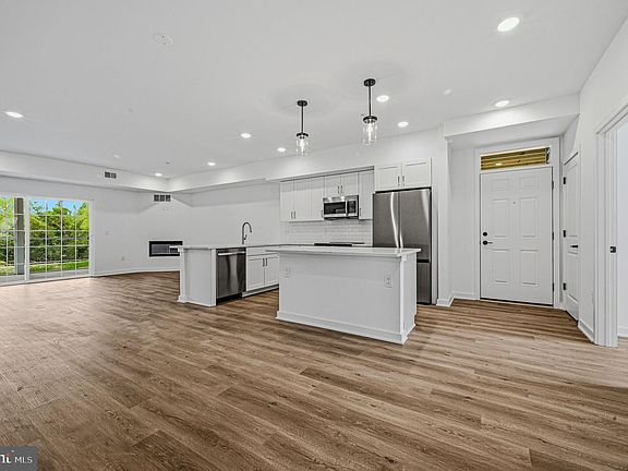 5th image of 201 Colonial Downs Ct #2101