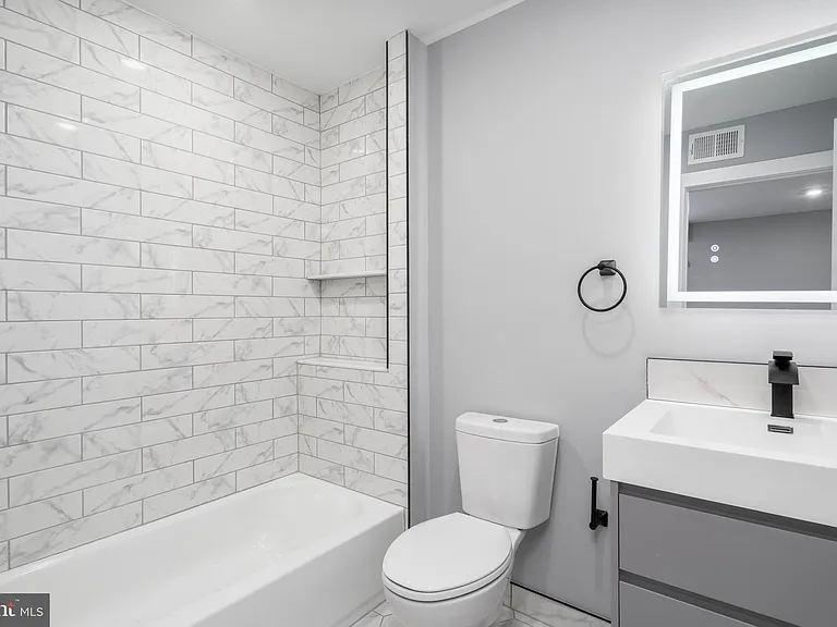 2323 E Cabot St #2 — Photo 18