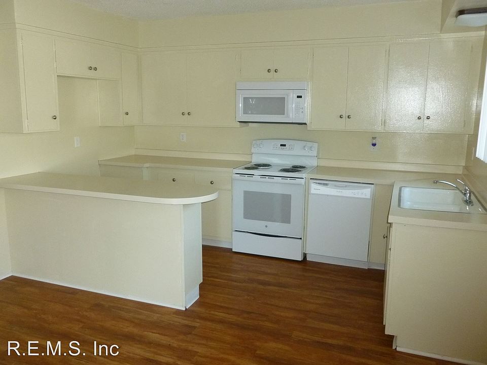 1st image of 1547 Torrance Blvd APT 2