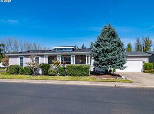 170 Village Dr, Cottage Grove, OR 97424