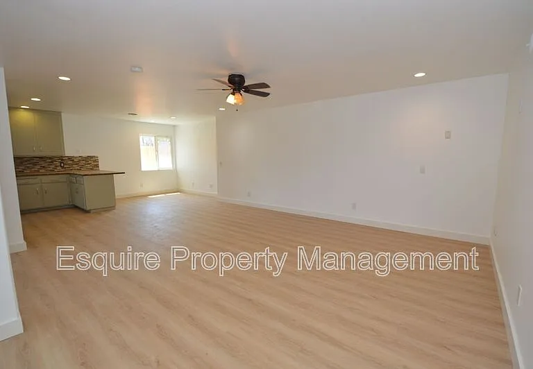 13515 W Telegraph Rd — Photo 5