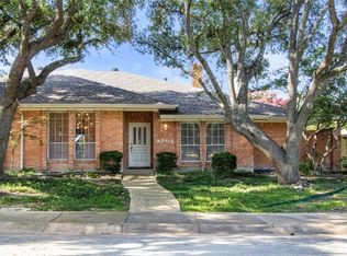 9702 Summerhill Ln, Dallas, TX 75238