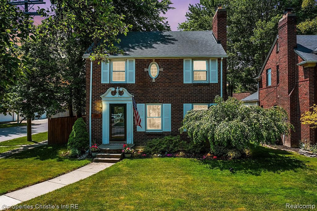1291 Roslyn Rd, Grosse Pointe Woods, MI 48236 Zillow