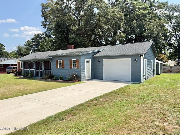 3rd image of 206 Crestwood Drive