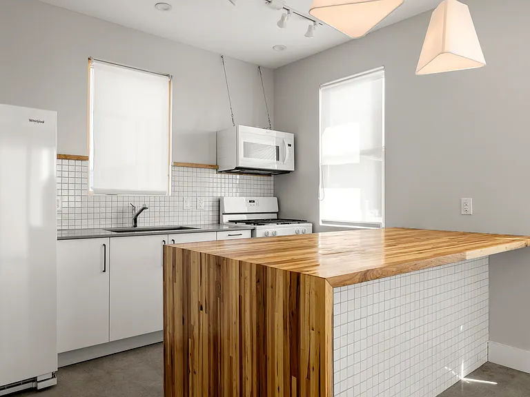 126 Boston St #201 — Photo 3