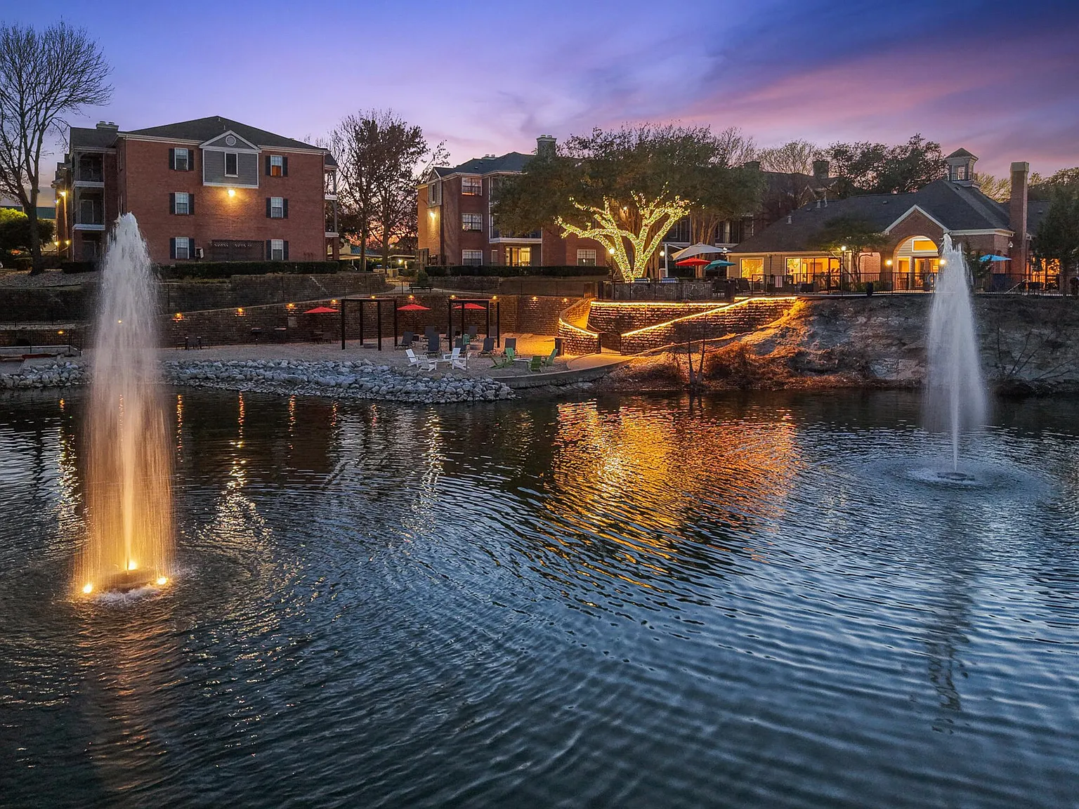Lakeshore at Preston — Photo 1