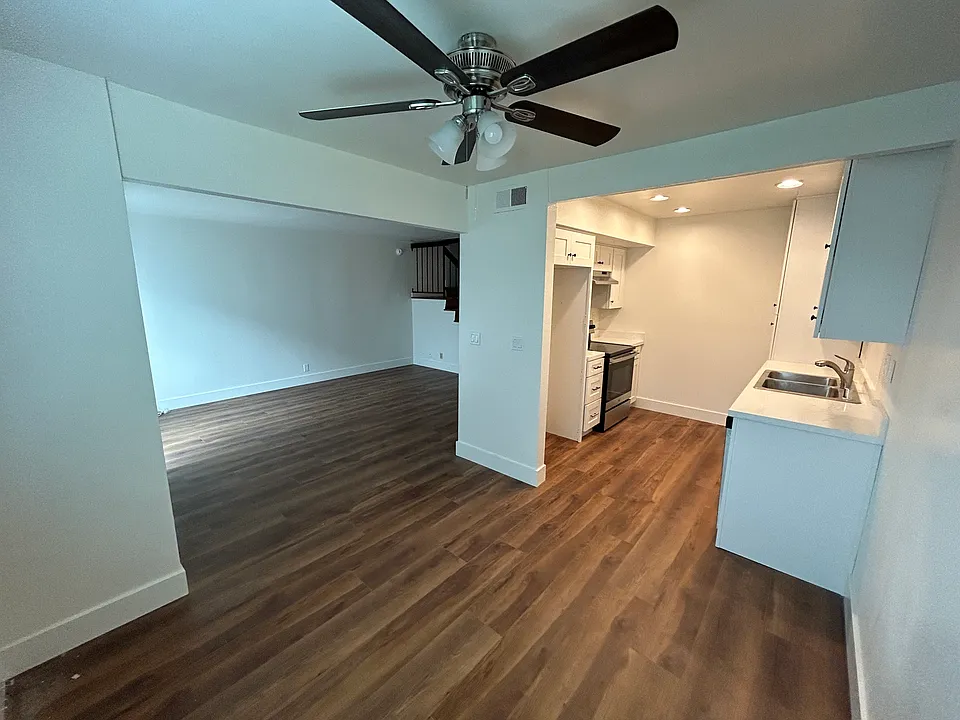 23052 Village Dr