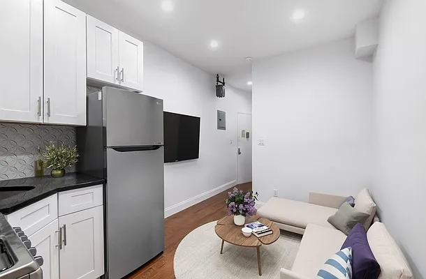 Rented by Compass | media 14