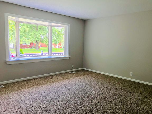 3rd image of 319 Harrison Blvd