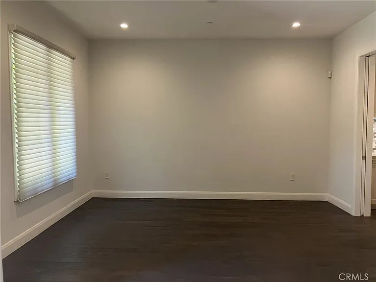 378 W Green St #131 — Photo 10