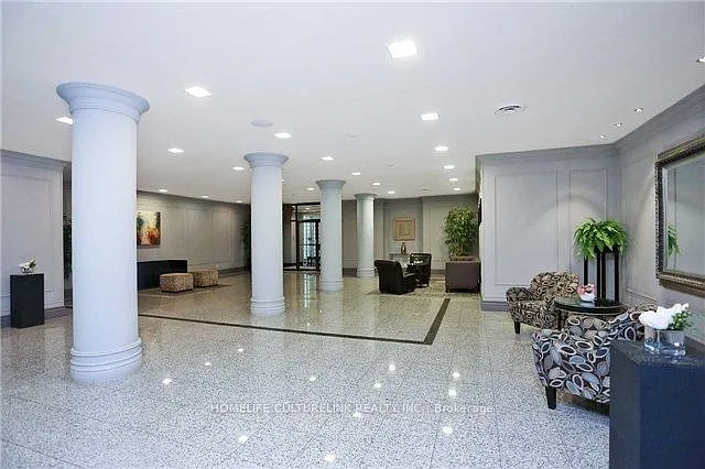 7 Bishop Ave E #1909 — Photo 9