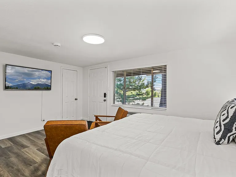 1914 E Mountain View Ave — Photo 18