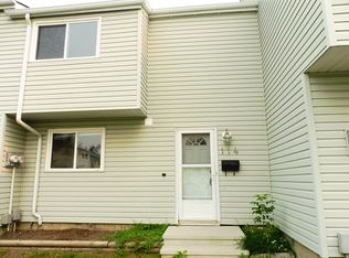 114 Dickinsfield Ct NW, Edmonton, AB T5E5V8