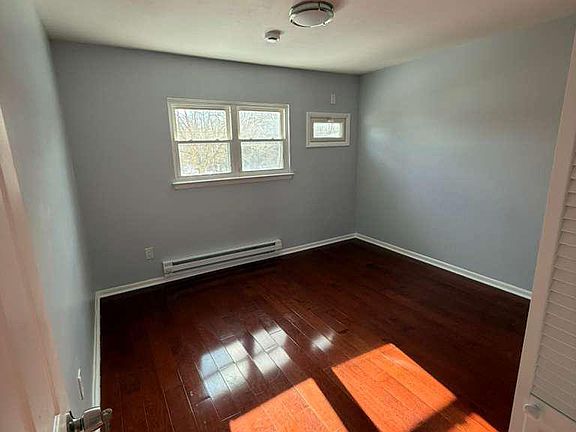 4th image of 38 Noble Rd