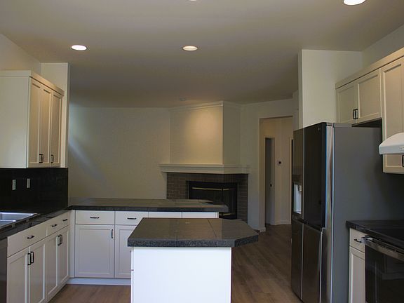 5th image of 25629 SE 42nd Way