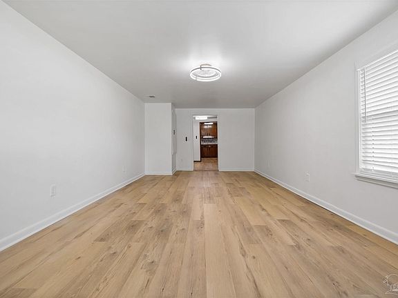 4th image of 6971 Jefferson Ave