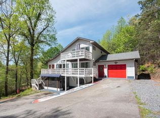 245 McCall Cir, Franklin, NC 28734
