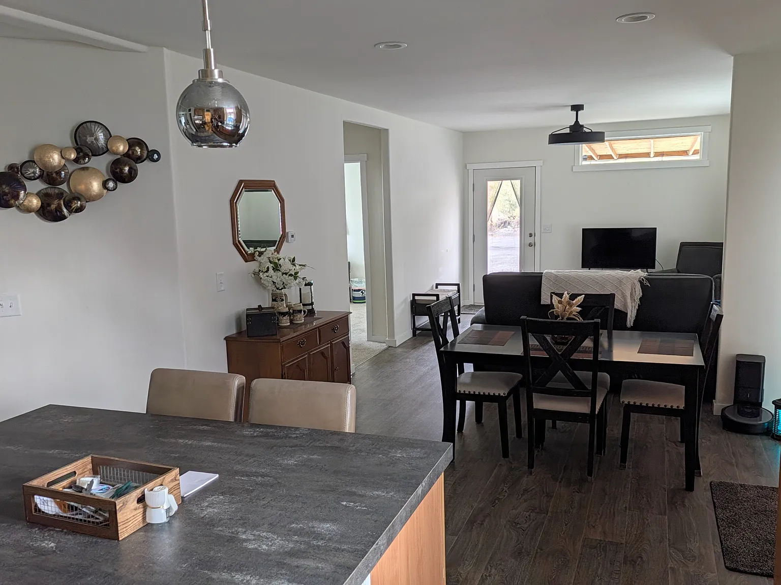 3 bed, 1537 sqft, $2,100 — Photo 1