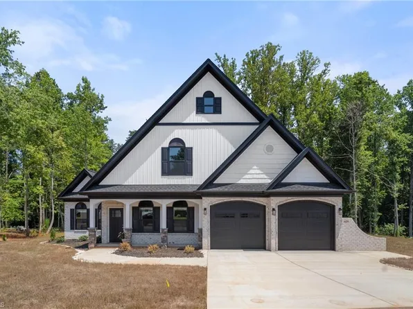 1424 Moonlight Way, Winston Salem, NC 27106