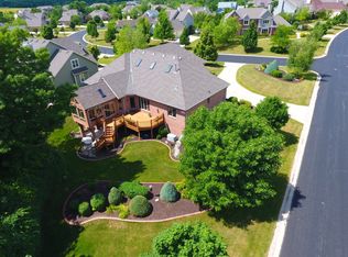 N54W17095 Autumn View Ln, Menomonee Falls, WI 53051