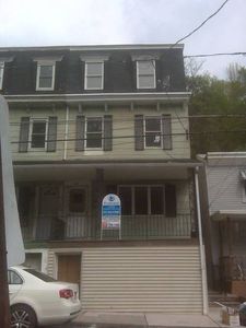 64 Main St, Pottsville, PA, 17901