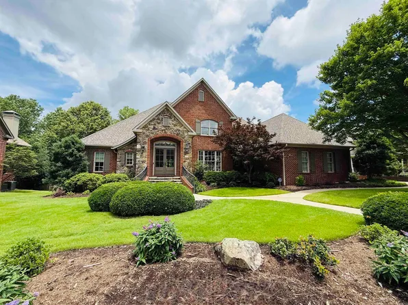 127 Noyant Dr, Little Rock, AR 72223