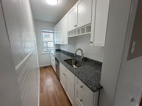 10 Acton St, Worcester, MA