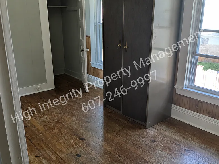 917 Davis St — Photo 13