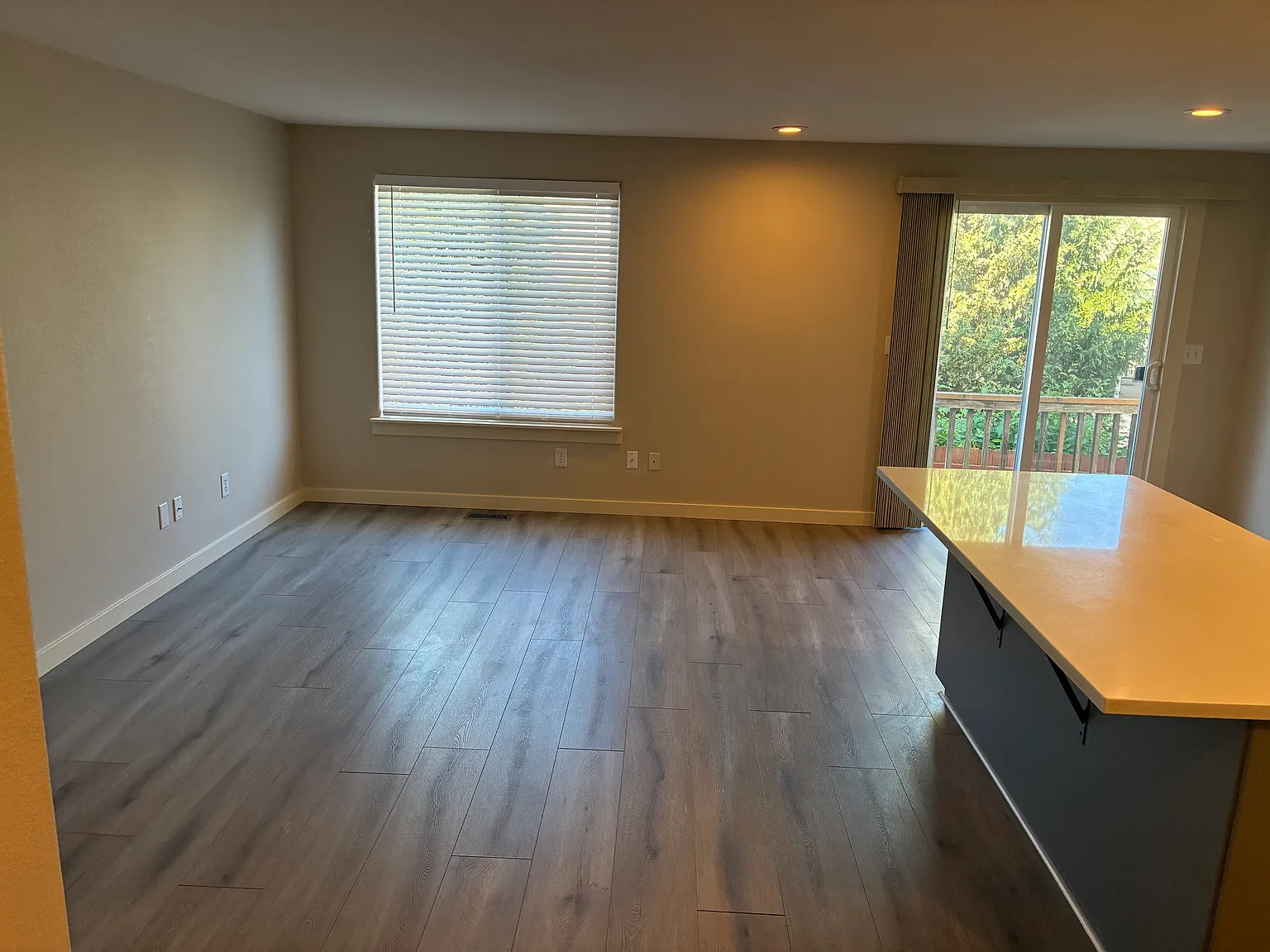 3 bed, 2.5 bath, 1345 sqft, $2,195 — Photo 4