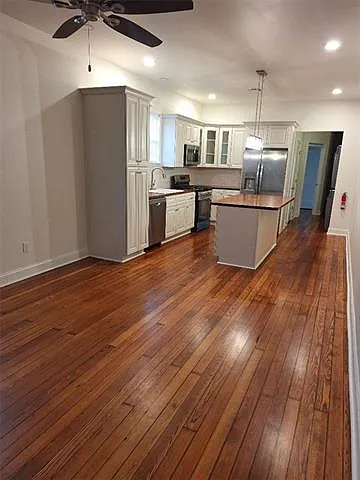3 bed, 2.0 bath, 960 sqft, $2,000 — Photo 2