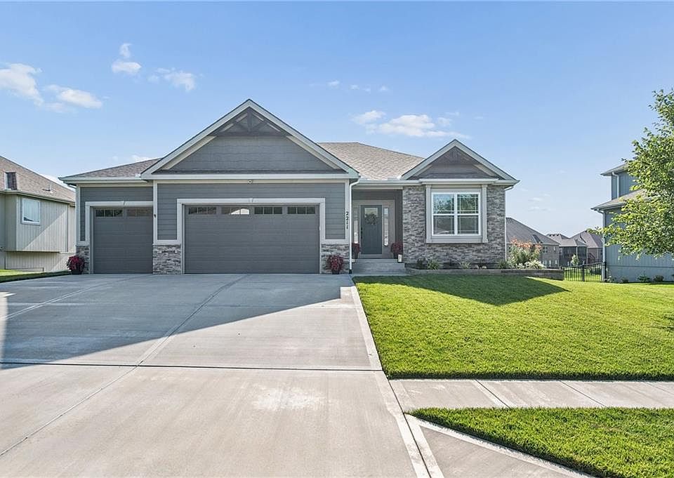 1st image of 2211 Foxtail Dr