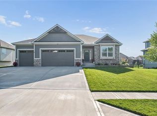 2211 Foxtail Dr, Kearney, MO 64060
