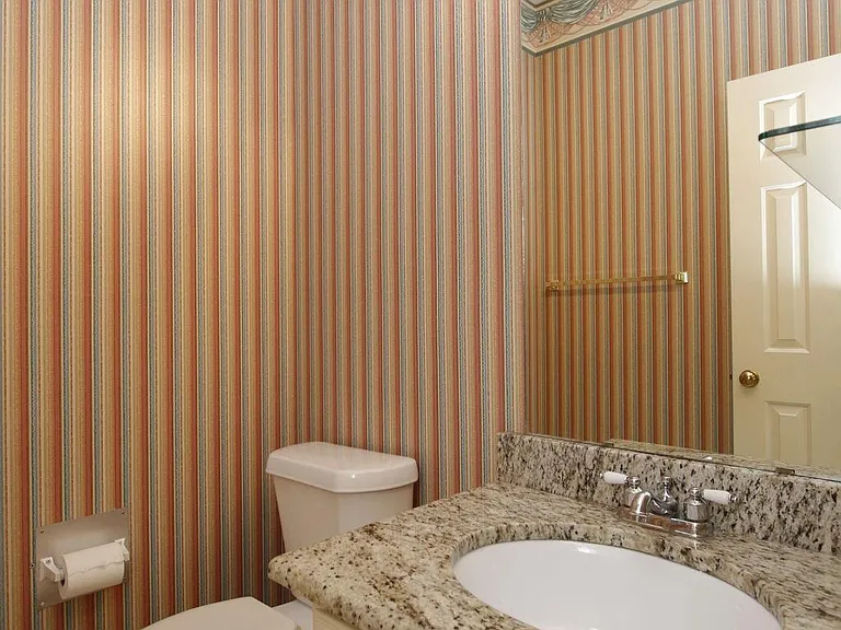 13618 Shadow Falls Ct — Photo 22